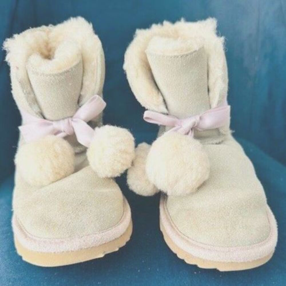 UGG Girls Gold Beige sheepskin Satin ribbon lace & fur pom-pom Ankle Booties 4-5